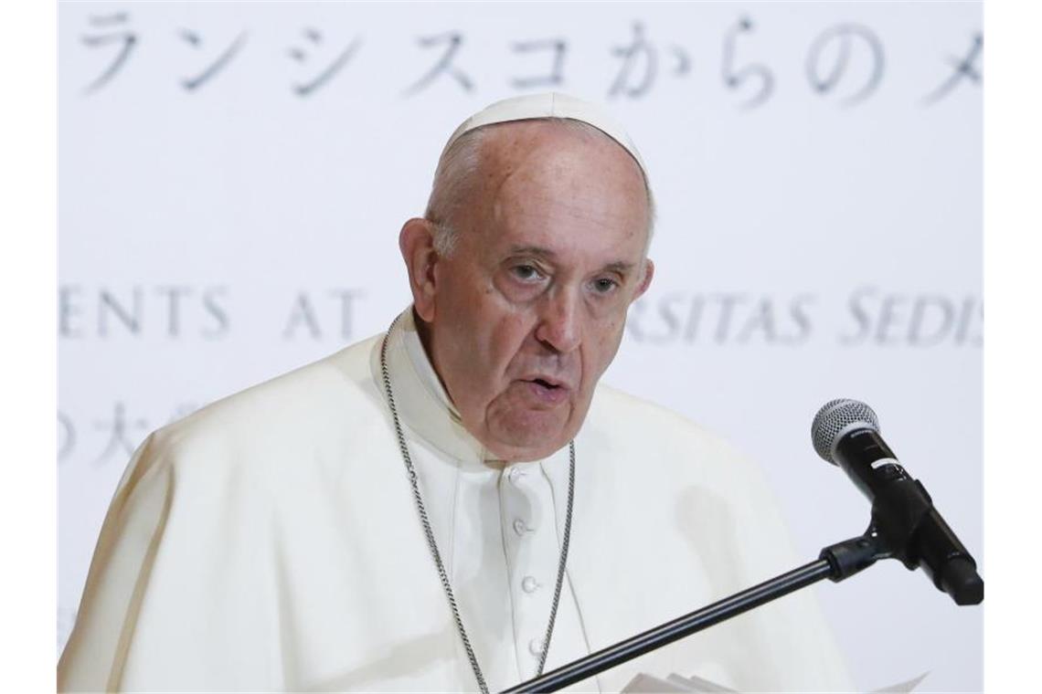Papst Franziskus schafft das „päpstliche Geheimnis“ im Fall von Missbrauch durch Priester ab. Foto: Kim Hong-Ji/Pool Reuters/AP/dpa