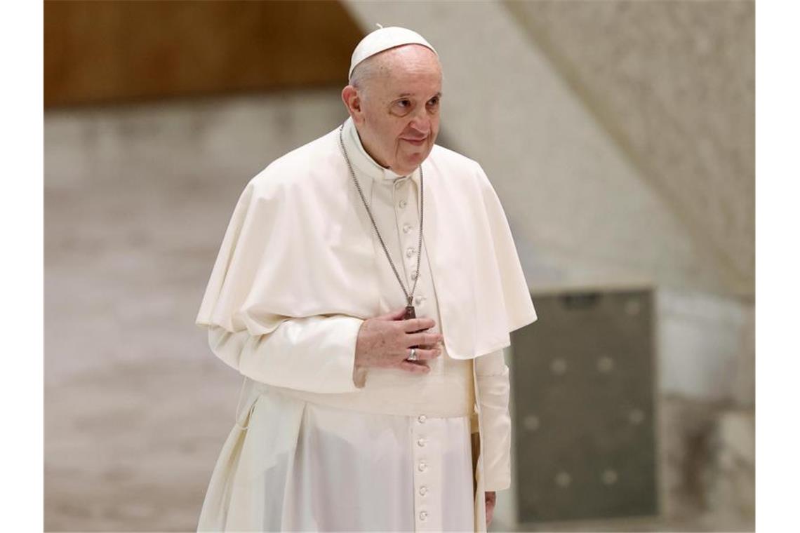 Papst Franziskus scheint Militärinterventionen kritisch zu sehen. Foto: Riccardo De Luca/AP/dpa