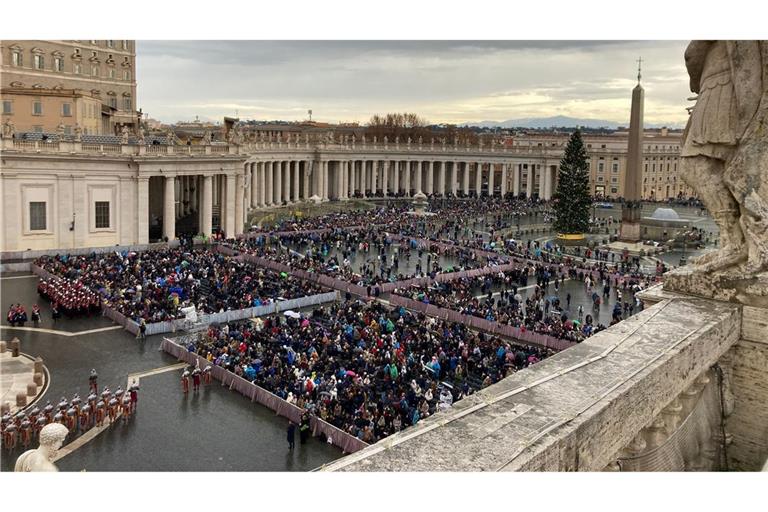 Papst Leo hat erstmals an Weihnachten den Segen "Urbi et Orbi" erteilt.
