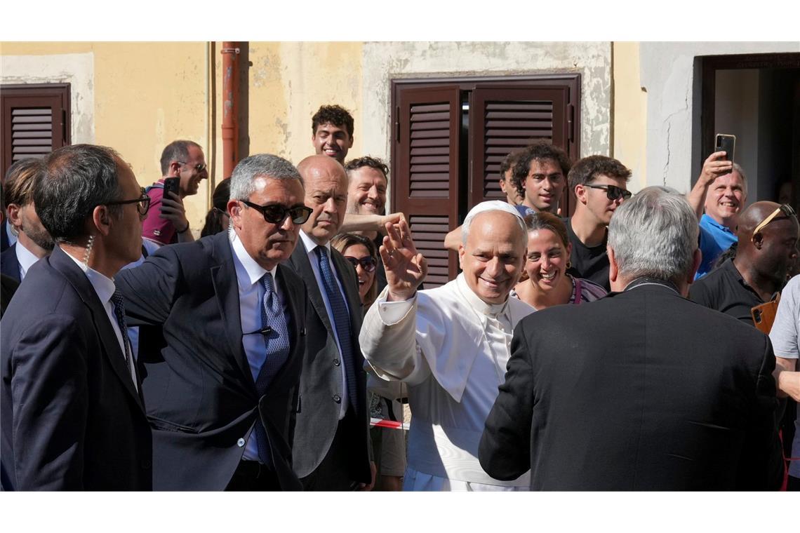 Wiedersehen in Castel Gandolfo - Papst in Ferien Papst Leo XIV. bei der Ankunft.