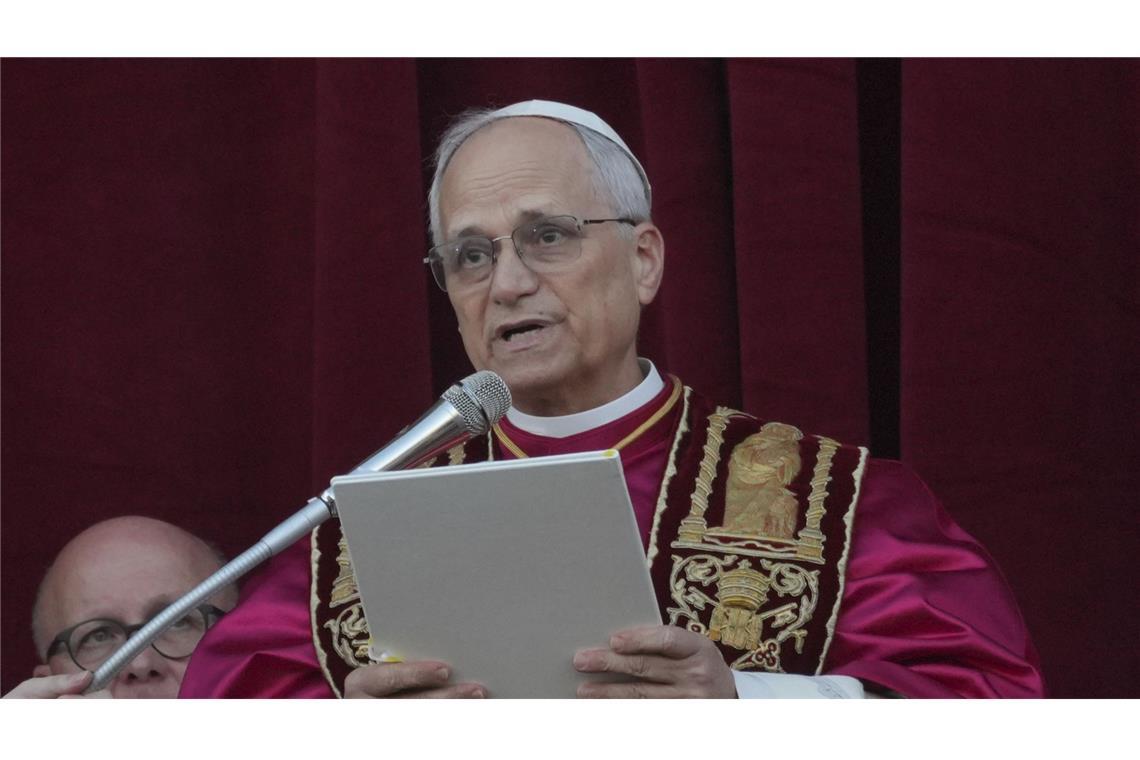 „Brücken bauen, um Frieden zu haben“ – Neuer Papst setzt klare Signale Papst Leo XIV. bei seiner ersten Rede