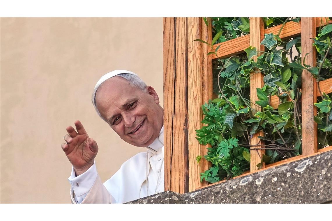 Wiedersehen in Castel Gandolfo - Papst in Ferien Papst Leo XIV. grüßt aus dem Urlaub in Castel Gandolfo.