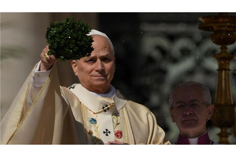 Papst Leo XIV. spendet erstmals an Ostern den Segen Urbi et Orbi.