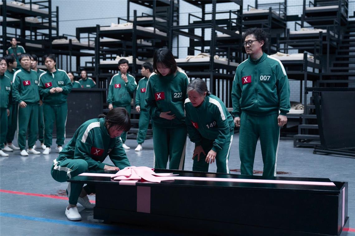 „Squid Game“: Dritte Staffel markiert Finale der Erfolgsserie Park Sung-hoon als Cho Hyun-ju, Jo Yu-ri als Kim Jun-hee, Kang Ae-sim als Jang Geum-ja, Yang Dong-geun als Park Yong-sik (v.l.n.r.)