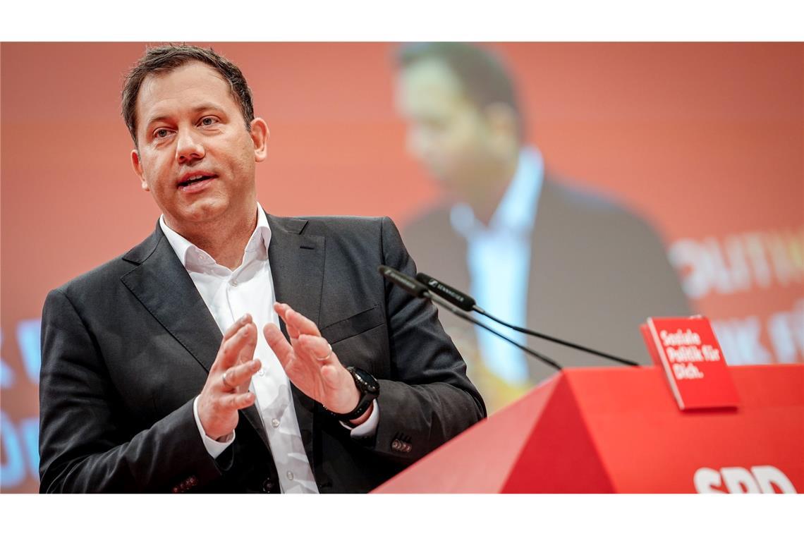 SPD treibt Arbeit an AfD-Verbotsverfahren voran Parteichef Klingbeil setzte sich für den Antrag zum AfD-Verbotsverfahren ein.