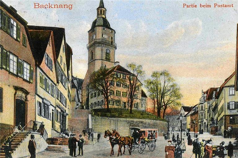 „Partie beim Postamt“ heißt der Titel dieser retuschierten Postkarte vom Backnanger Marktplatz. Repros: Haus der Geschichte Baden-Württemberg