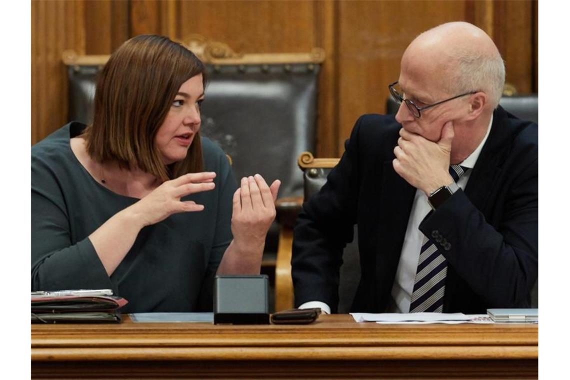 Partner und Konkurrenten: Katharina Fegebank (Grüne), Zweite Bürgermeisterin von Hamburg, und der Erste Bürgermeister Peter Tschentscher. Foto: Georg Wendt/dpa