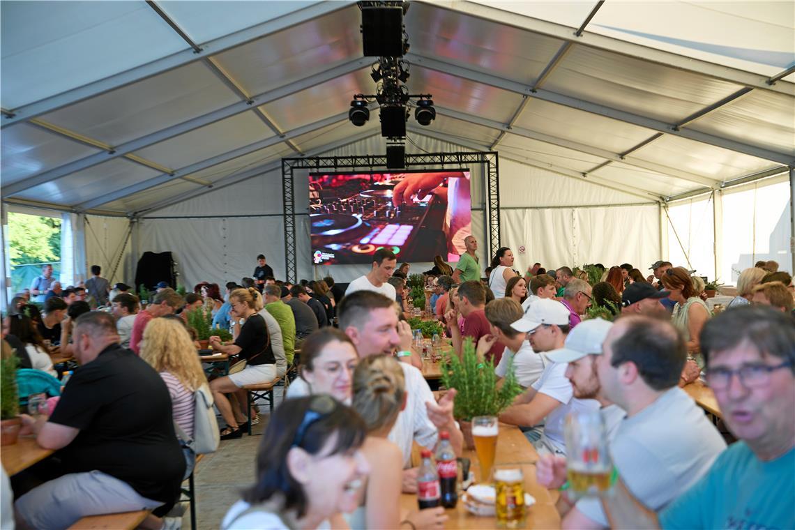 Party beim Allmersbacher Sommerfest am Samstag, 4. Juli 2026.