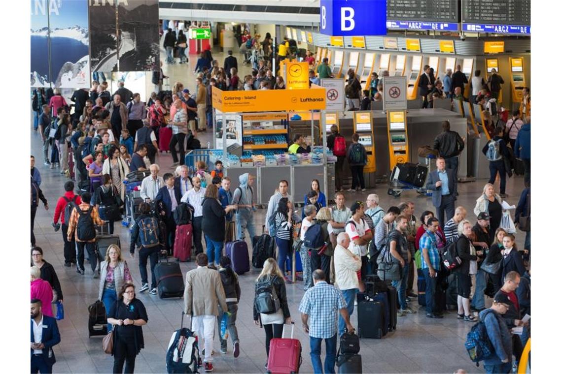 Flughafen Frankfurt warnt vor langen Weihnachts-Wartezeiten