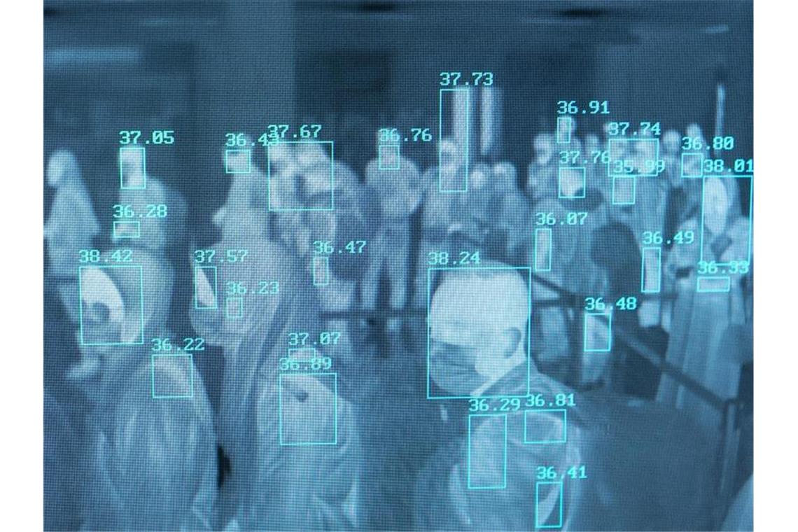 Vier Coronavirusfälle in Deutschland Passagiere werden an einem Flughafen in Indonesien einem Temperatur-Scan unterzogen. Foto: Zikri Maulana/SOPA Images via ZUMA Wire/dpa