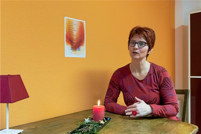 Pastorin Anke Neuenfeldt hat während ihrer Tätigkeit in Wien und Graz Gemeindemitglieder ganz unterschiedlicher Nationen begleitet. Das hat sie für Unterschiede im kulturellen Umgang mit dem Weihnachtsfest sensibilisiert. Foto: J. Fiedler