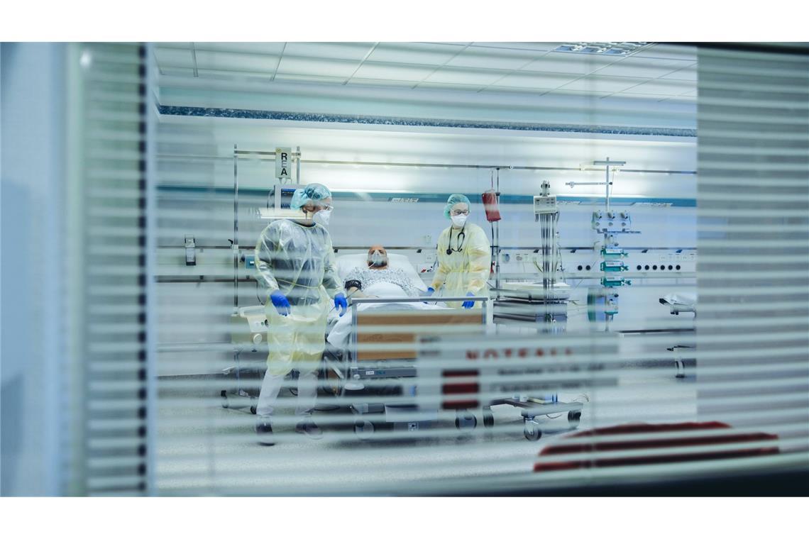 „Friedlich zuhause sterben ist für viele nicht mehr die Realität“ Patienten zu beatmen, bringt in Deutschland Geld in die Kliniken. Deswegen könnten auch ökonomische Gründe durchaus eine Rolle spielen, sagen Medizinexperten.