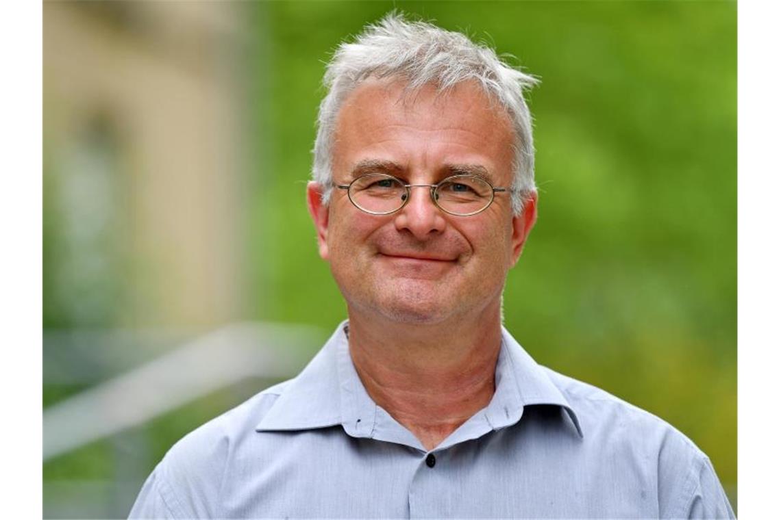 Sammler Patrick Rössler erhält Antiquaria-Preis Patrick Rössler, Professor für Kommunikationswissenschaft an der Universität Erfurt. Foto: Martin Schutt/dpa-Zentralbild/dpa/Archivbild