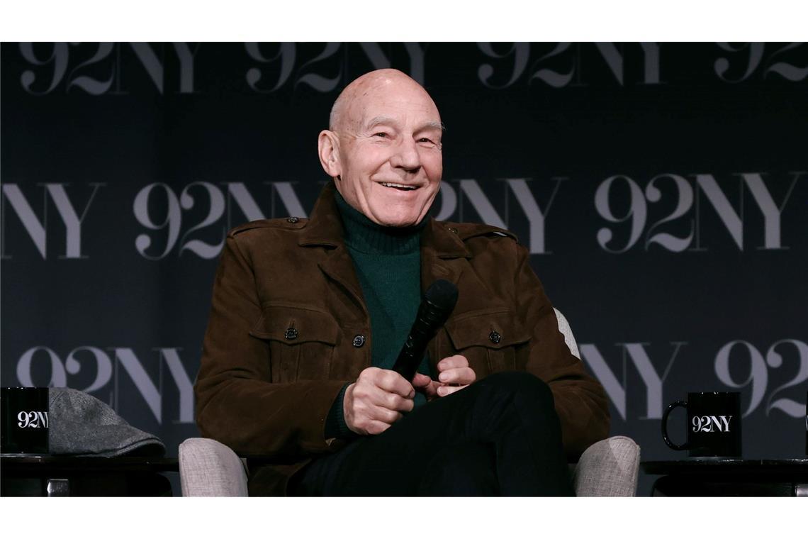 Patrick Stewart wird 85 - Für immer Jean-Luc Picard Patrick Stewart spricht auf der Bühne nach einer Vorführung von "Star Trek: Picard".
