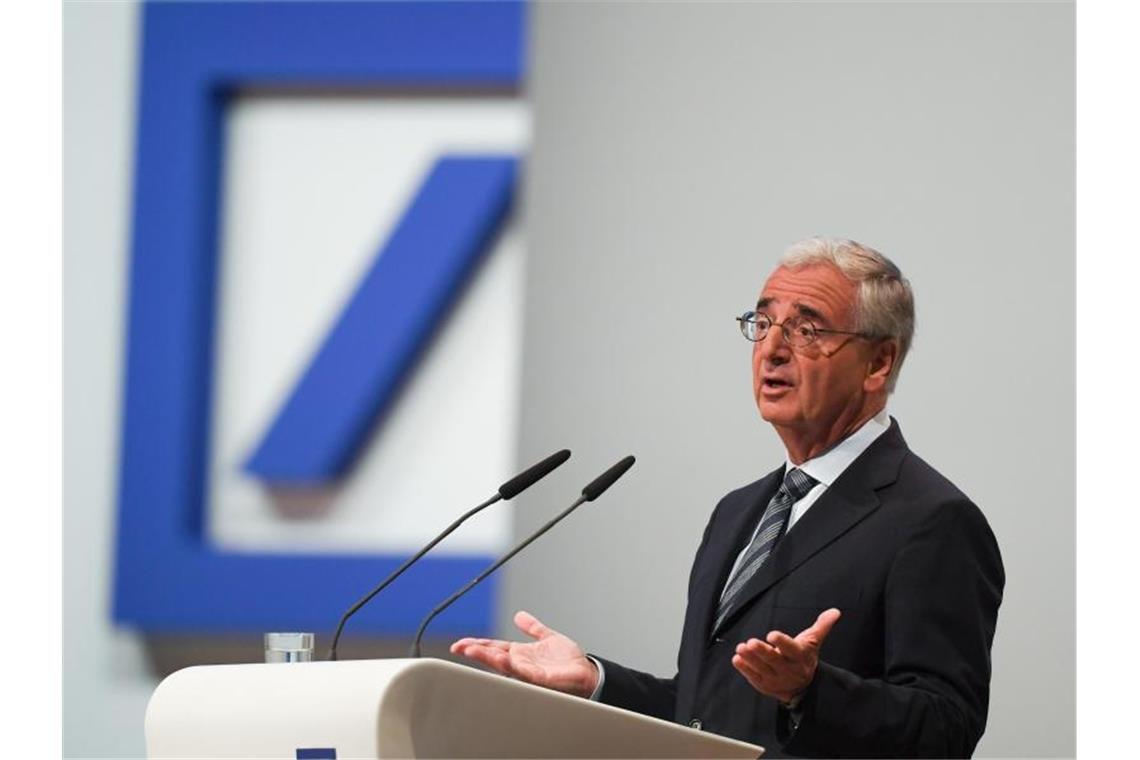 Sewing will Deutsche Bank radikal entrümpeln Paul Achleitner, Aufsichtsratsvorsitzender der Deutschen Bank, spricht während der Hauptversammlung der Deutschen Bank in der Frankfurter Festhalle. Foto: Arne Dedert