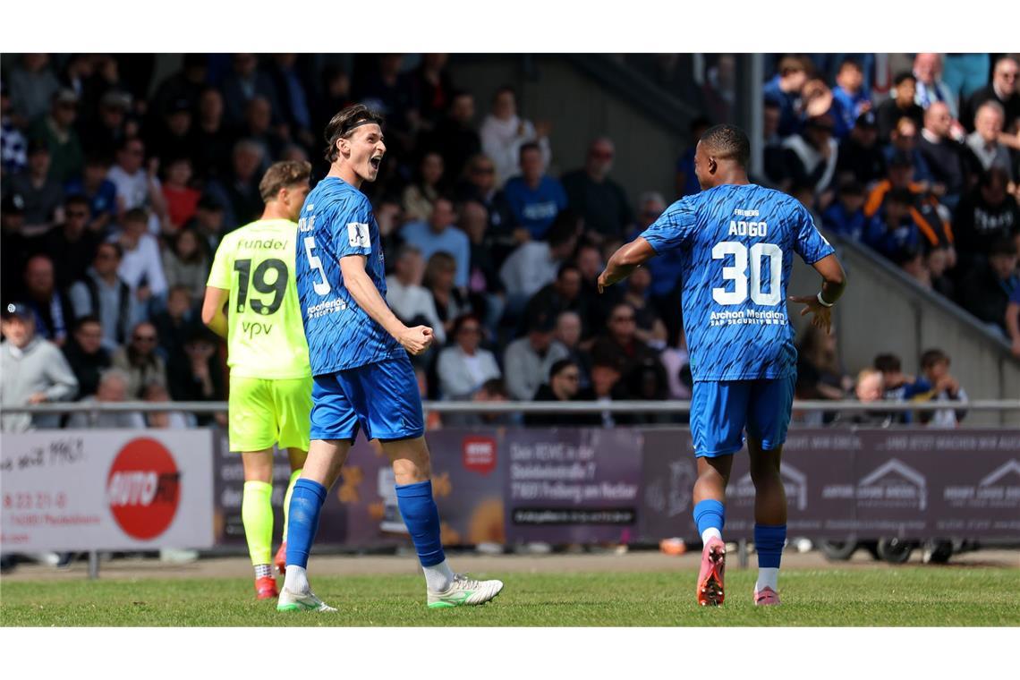 Paul Pokauke bejubelt das 1:0 für den SGV.Baumann/Julia Rahn