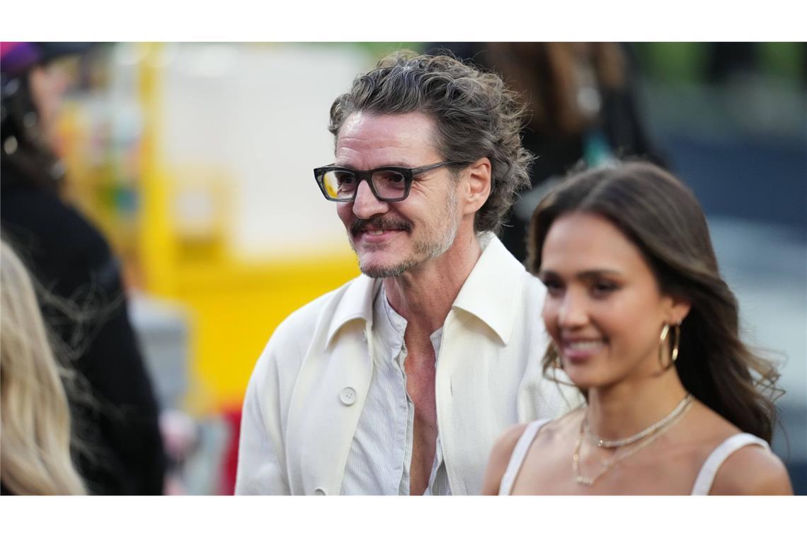 Pedro Pascal und Jessica Alba.