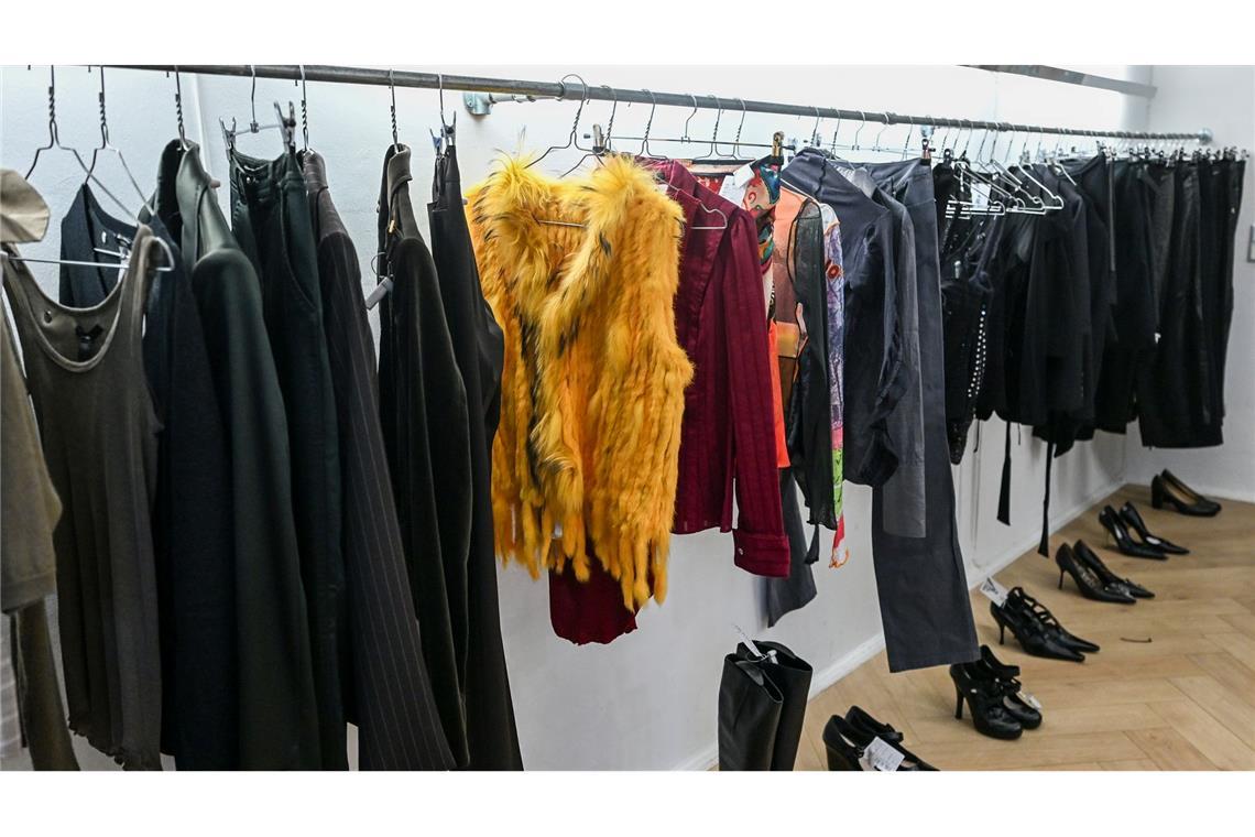 Pelze im modernen Look sind in Second-Hand-Läden zu finden.