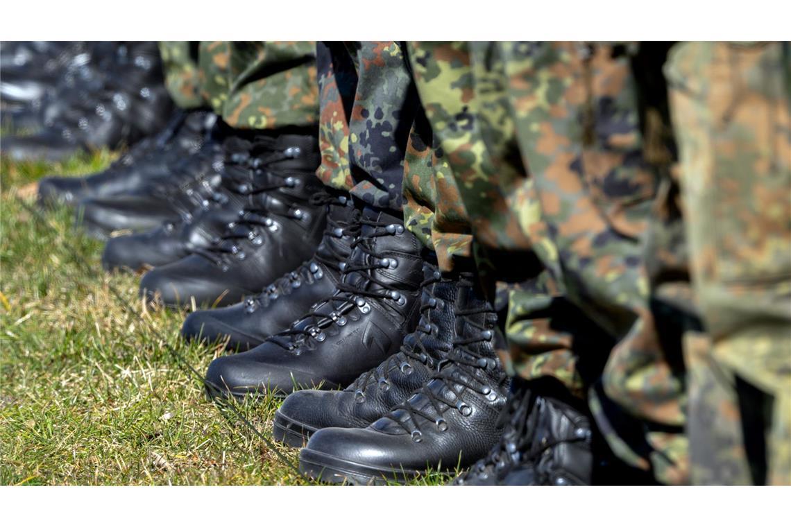 84 Prozent dagegen – Bundeswehr-Losverfahren stößt auf breite Ablehnung Per Losverfahren zur Bundeswehr? Das hält die Mehrheit der Deutschen für falsch.