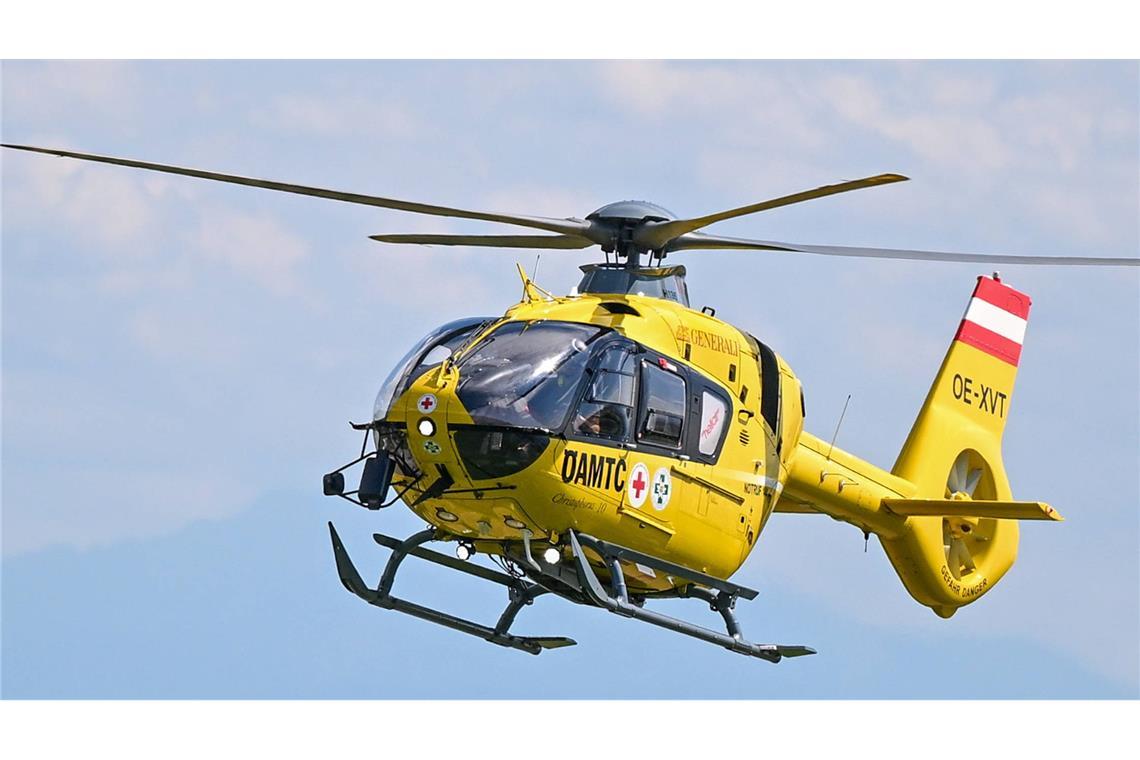 Per Rettungshubschrauber  wurde der Mann in ein Krankenhaus gebracht (Symbolbild).