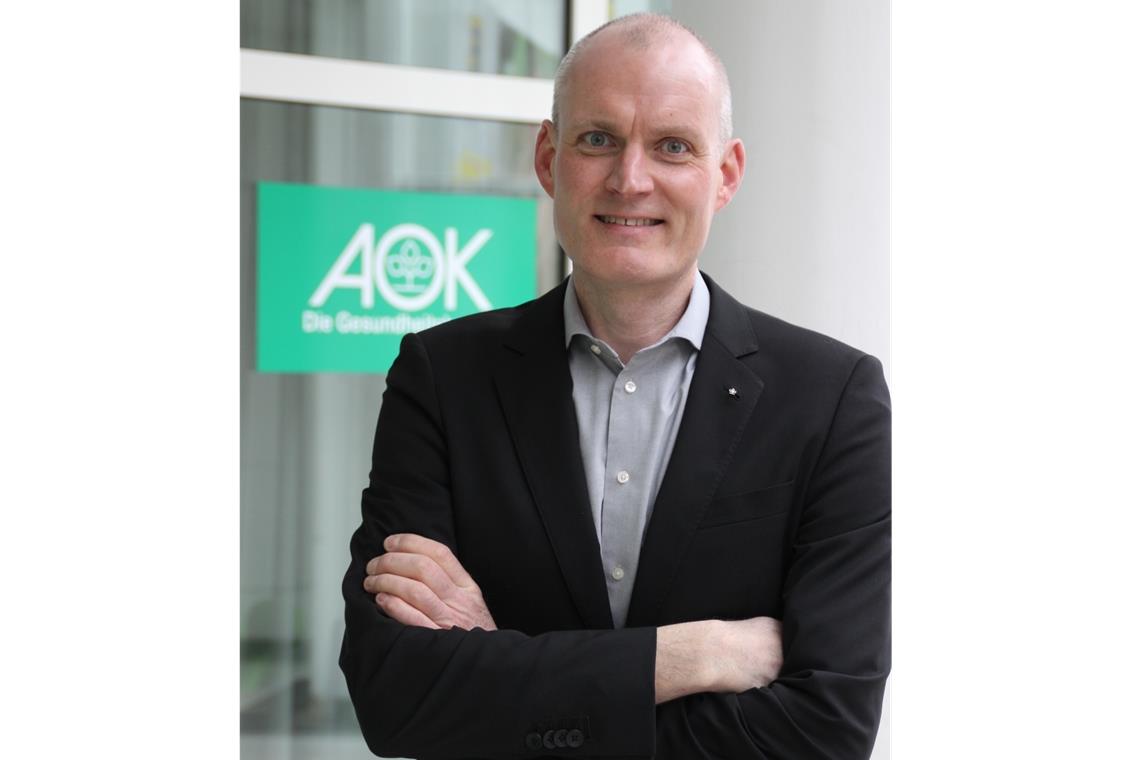 „Persönliche Beratung ist unser Markenkern“, sagt Alexander Schmid. Trotz fortschreitender Digitalisierung will er deshalb an den Geschäftsstellen vor Ort festhalten. Foto: AOK