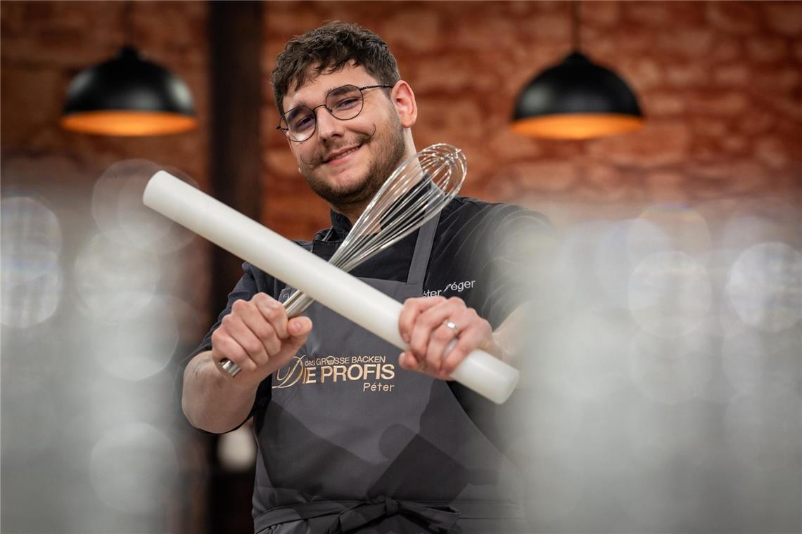 Péter (21), aus Straubing, zählt zu den Nachwuchstalenten der Branche und steht für moderne Patisserie mit klarer, präziser Handschrift.