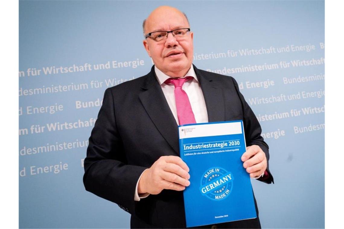 Peter Altmaier (CDU), Bundesminister für Wirtschaft und Energie, stellt die „Industriestrategie 2030, Leitlinien für eine deutsche und europäische Industriepolitik“ vor. Foto: Kay Nietfeld/dpa