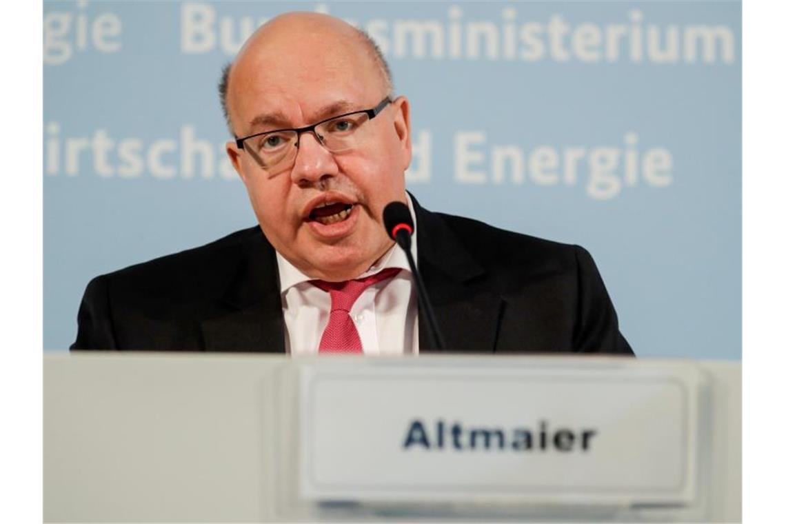 Peter Altmaier (CDU), Bundeswirtschaftsminister, hält eine Pressekonferenz über wirtschaftliche Maßnahmen gegen die Auswirkungen des Coronavirus ab. Foto: Odd Andersen/AFP-Pool/dpa