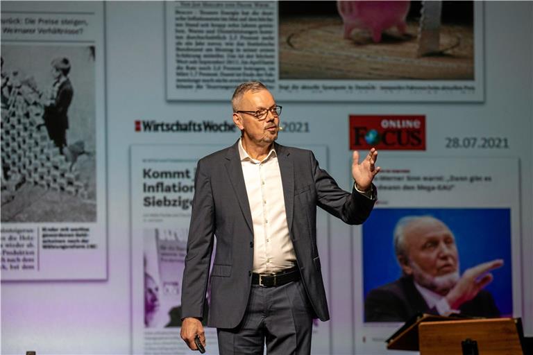 Peter Bofinger fordert dazu auf, stark in Zukunftstechnologien zu investieren.