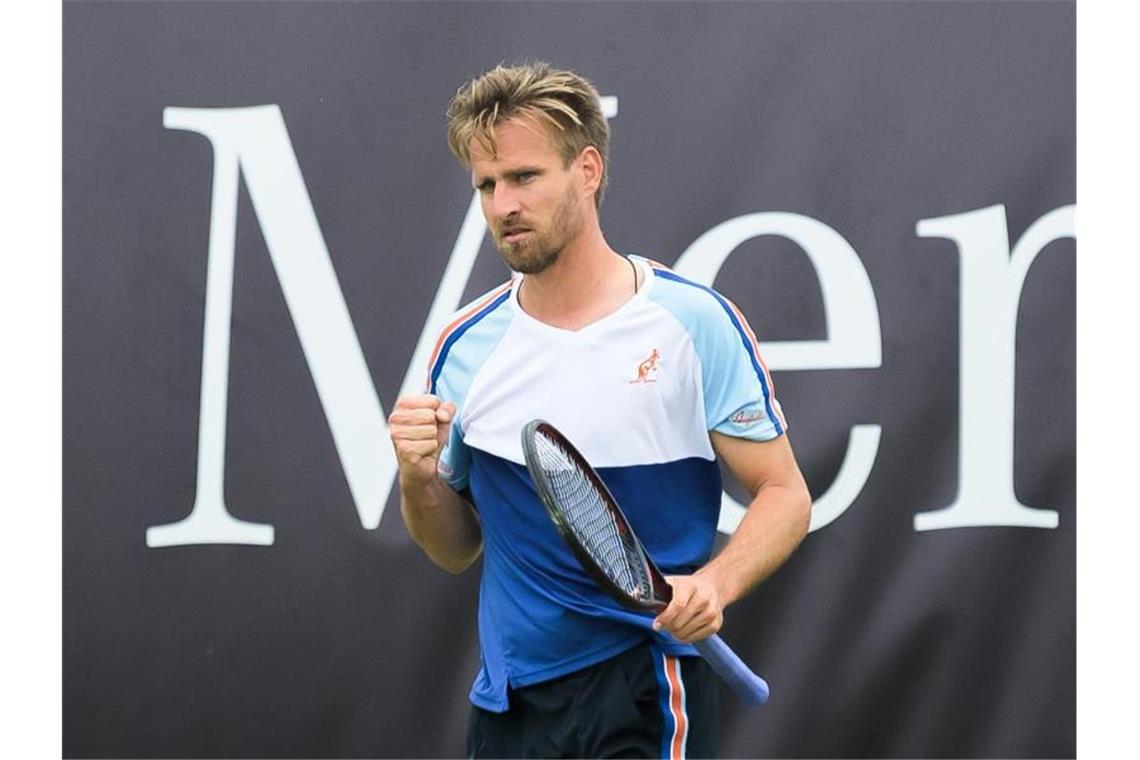 Brown fordert Zverev: Deutsches Duell in Stuttgart Peter Gojowczyk ballt nach einem Ballwechsel im Match gegen Gilles Simon die Faust. Foto: Silas Stein