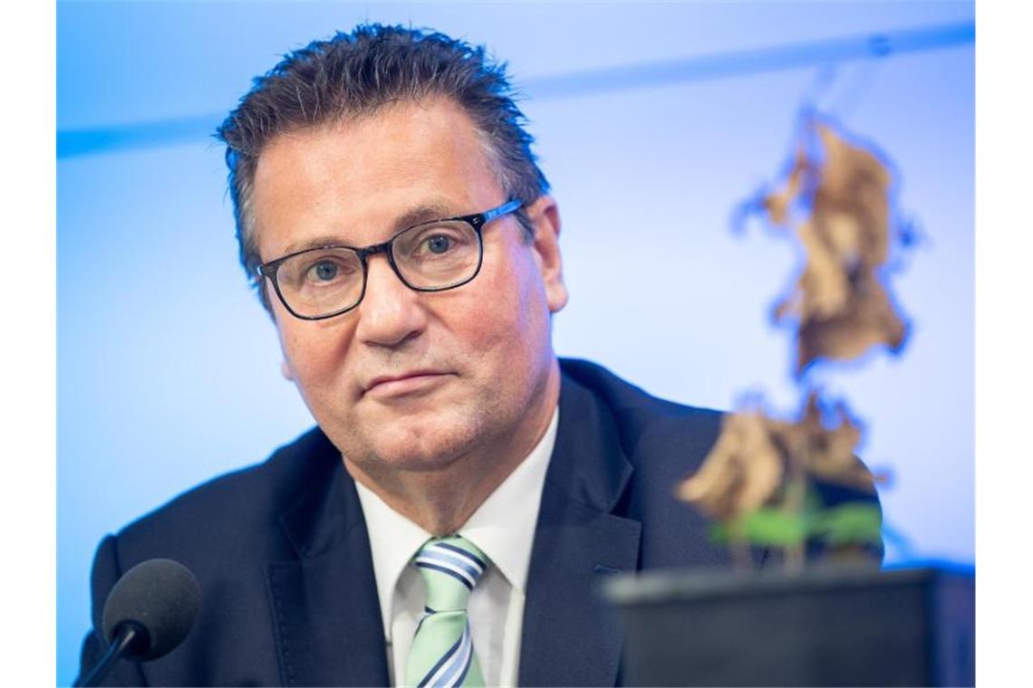 Minister Hauk geht gegen Dauerbaustellen auf Feldwegen vor Peter Hauk (CDU). Foto: Sebastian Gollnow/dpa/Archivbild