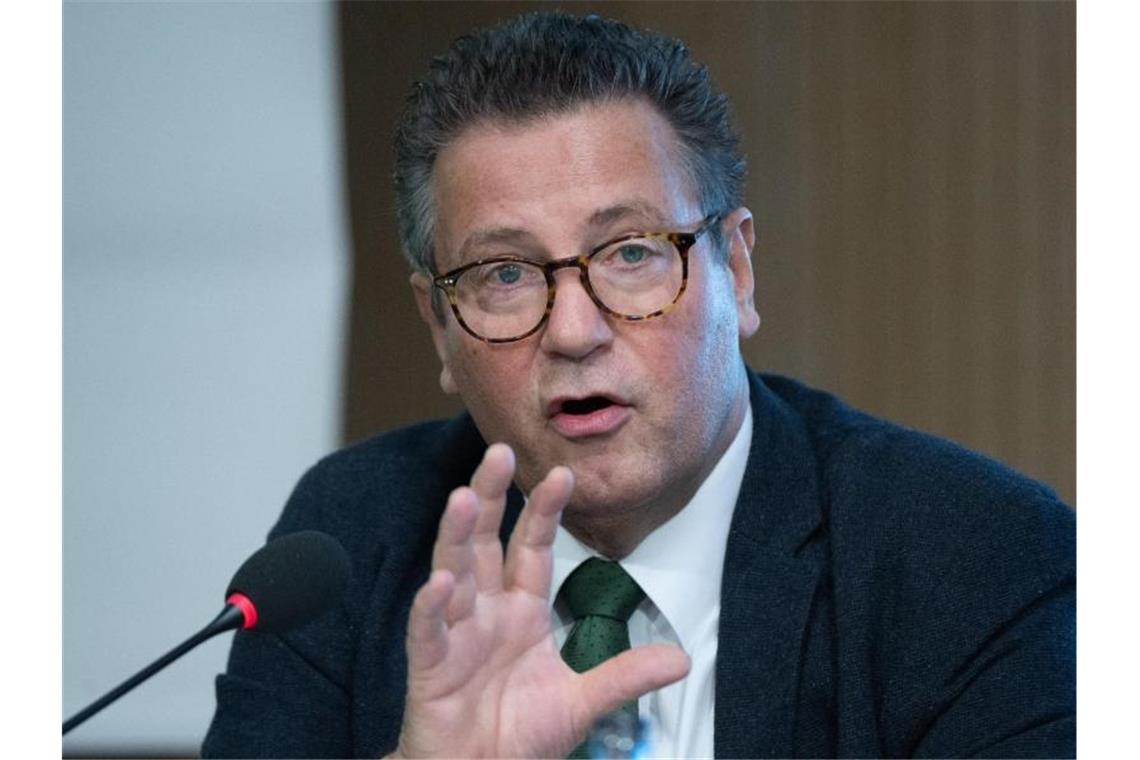 Minister: Auerhuhn muss besser geschützt werden Peter Hauk (CDU), Landwirtschaftsminister von Baden-Württemberg, spricht. Foto: Bernd Weißbrod/dpa/Archivbild