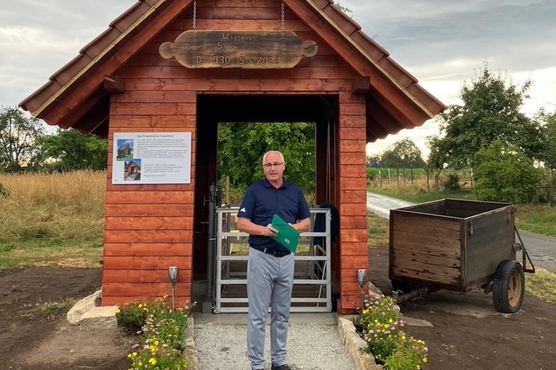 Leader: Das Lebenswerte des ländlichen Raums bewahren Peter Kühnl vor seinem eigenen Lieblingsprojekt, dem sogenannten Waaghäusle in Steinenbach im Ostalbkreis. Foto: privat