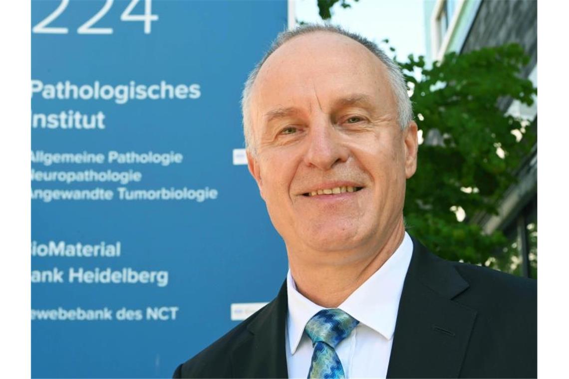 Chef-Pathologe pocht auf mehr Obduktionen von Geimpften Peter Schirmacher, Geschäftsführender Direktor des Pathologischen Instituts am Universitätsklinikum Heidelberg. Foto: Uli Deck/dpa