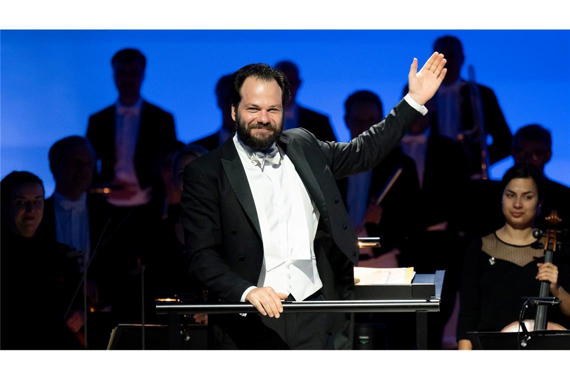 Der "Donauwalzer" reist ins All zur Voyager 1 Petr Popelka, Chefdirigent der Wiener Symphoniker.
