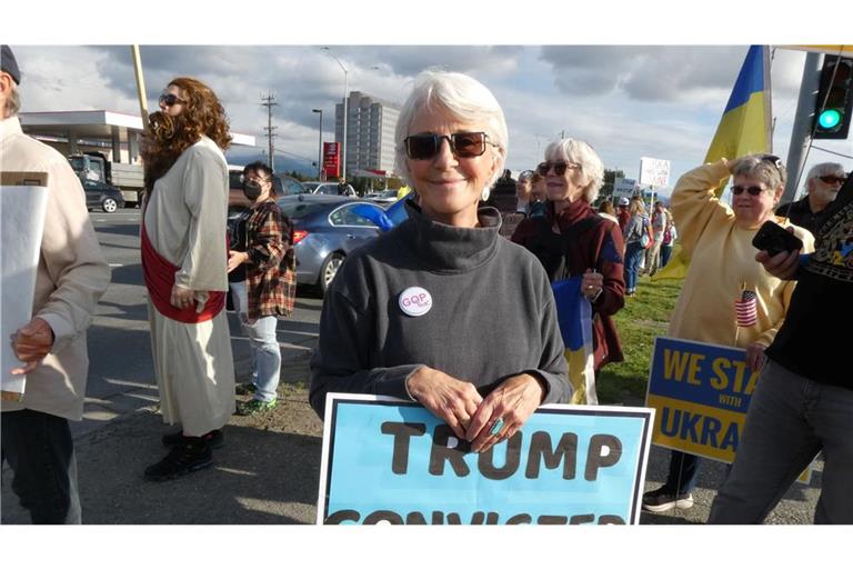 Petra kann nicht verstehen, warum Trump dem Kremlchef "den roten Teppich" ausrollt.