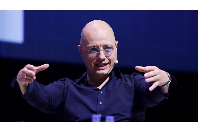 „Goldenes Brett“ für „Hoss & Hopf“ Philip Hopf steht ganz weit oben in den Podcast-Charts.