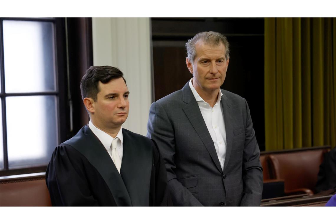 Block-Prozess: Termin fällt wegen Krankheit aus Philip von der Meden, Anwalt von Nebenkläger Stephan Hensel, hat Christina Block nach der Bedeutung von Einträgen in ihr Tagebuch gefragt.