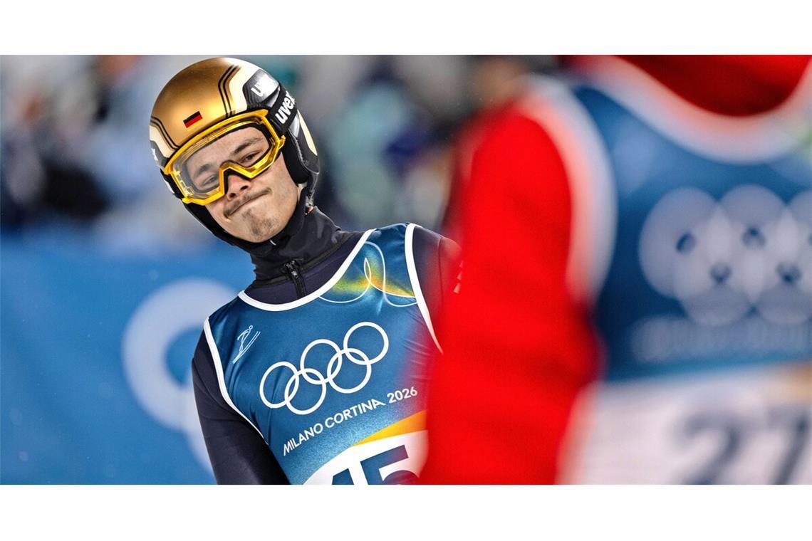 Philipp Raimund ist nach nach dem Springen von der Großschanze bedient.