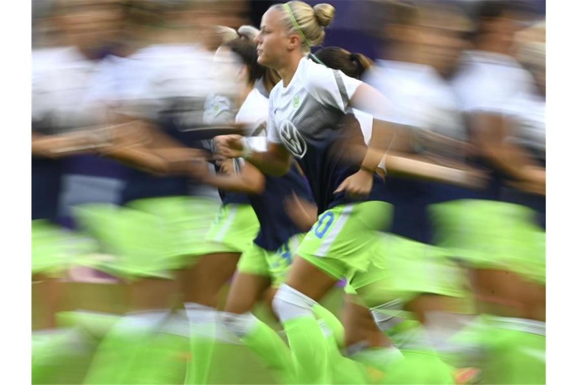 „Benötigen perfekten Tag“: VfL-Frauen wollen das Triple Pia-Sophie Wolter und die Wolfsburgerinnen sind heiß auf den Champions-League-Titel. Foto: Gabriel Bouys/Pool AFP/AP/dpa