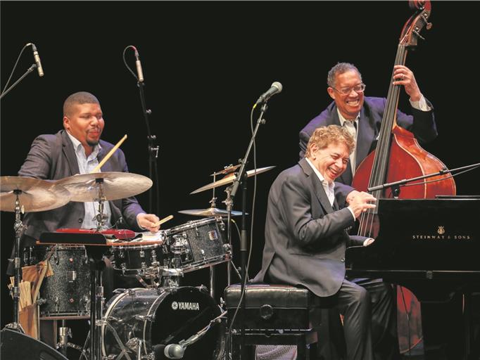 Pianist Monty Alexander zitiert gerne aus Stücken berühmter Komponisten. Foto: A. Becher