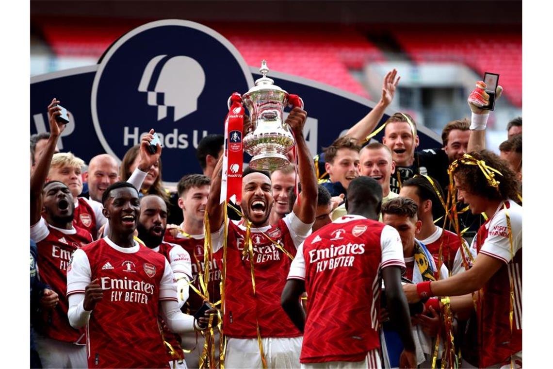 Arsenal dank Aubameyang Pokalsieger: Sieg gegen Chelsea Pierre-Emerick Aubameyang (M) schoss den FC Arsenal zum FA-Cup-Sieg. Foto: Adam Davy/PA Wire/dpa