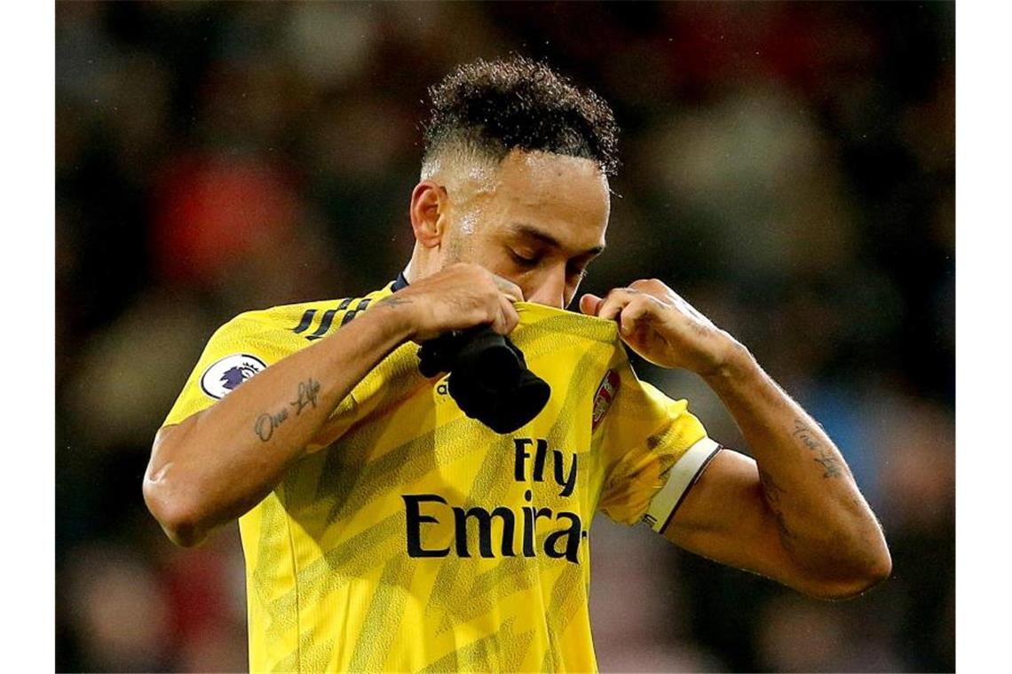 Klopp und Liverpool bauen Vorsprung aus Pierre-Emerick Aubameyang traf zu Arsenals Führung und wurde später vom Platz gestellt. Foto: Mark Kerton/PA Wire/dpa