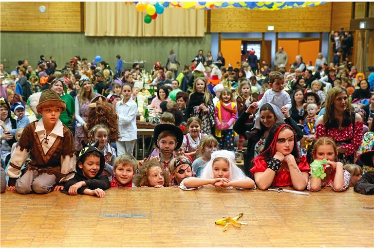 Pirat oder Prinzessin, Cowboy oder Clown, Robin Hood oder Hexe: Ob ein Kind die große Bühne mag oder nicht, ist Typsache. Andere Rollen zu verkörpern ist auch dann möglich, wenn Faschingsevents wie hier in Auenwald in diesem Jahr nicht stattfinden. Foto: A. Becher
