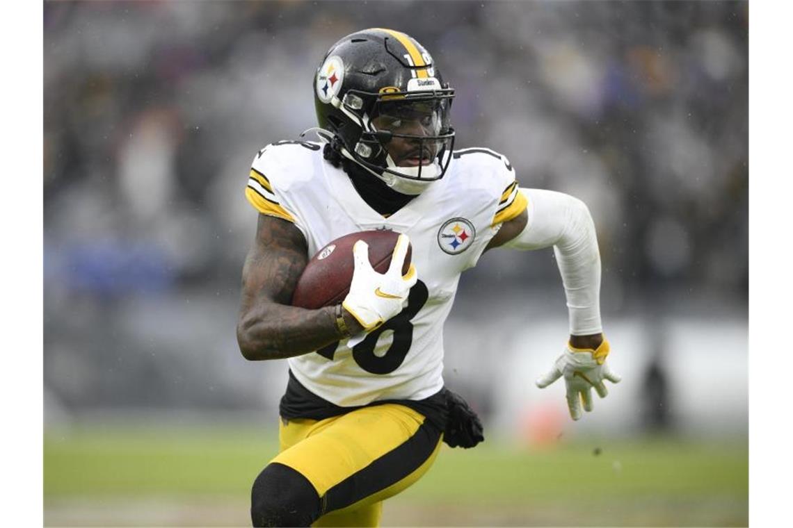 Roethlisberger bekommt ein Extra, St. Brown Respekt Pittsburgh Steelers Wide Receiver Diontae Johnson während der zweiten Hälfte. Foto: Nick Wass/AP/dpa