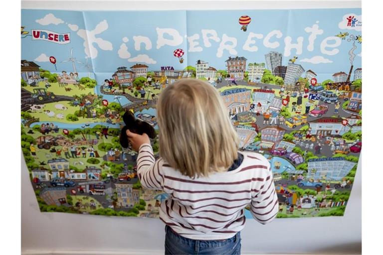 Plakat des Deutschen Kinderhilfswerks mit der Aufschrift „Kinderrechte“. Foto: Christoph Soeder