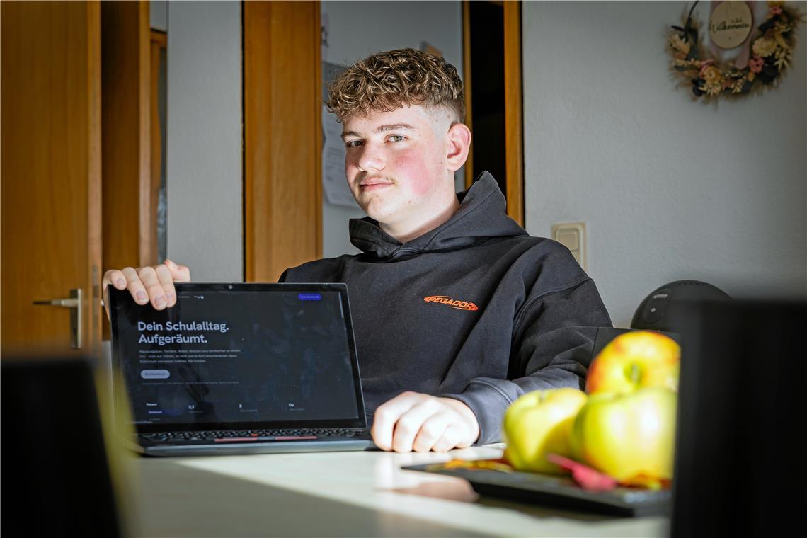 Planaxa läuft über den Browser. Lenny Damaschke überarbeitet und ergänzt das Programm regelmäßig. Foto: Alexander Becher