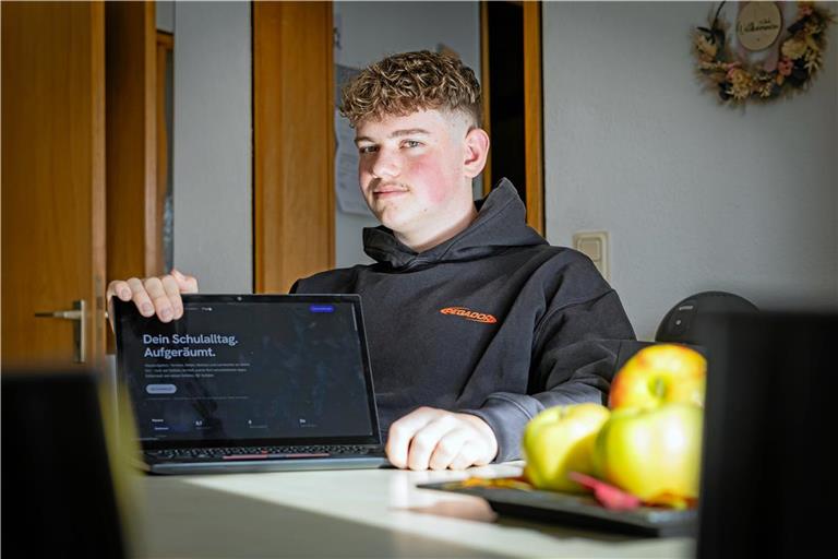 Planaxa läuft über den Browser. Lenny Damaschke überarbeitet und ergänzt das Programm regelmäßig. Foto: Alexander Becher
