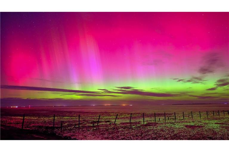 Polarlichter könnten auch in der Nacht zum Montag zu sehen sein. (Archivbild)