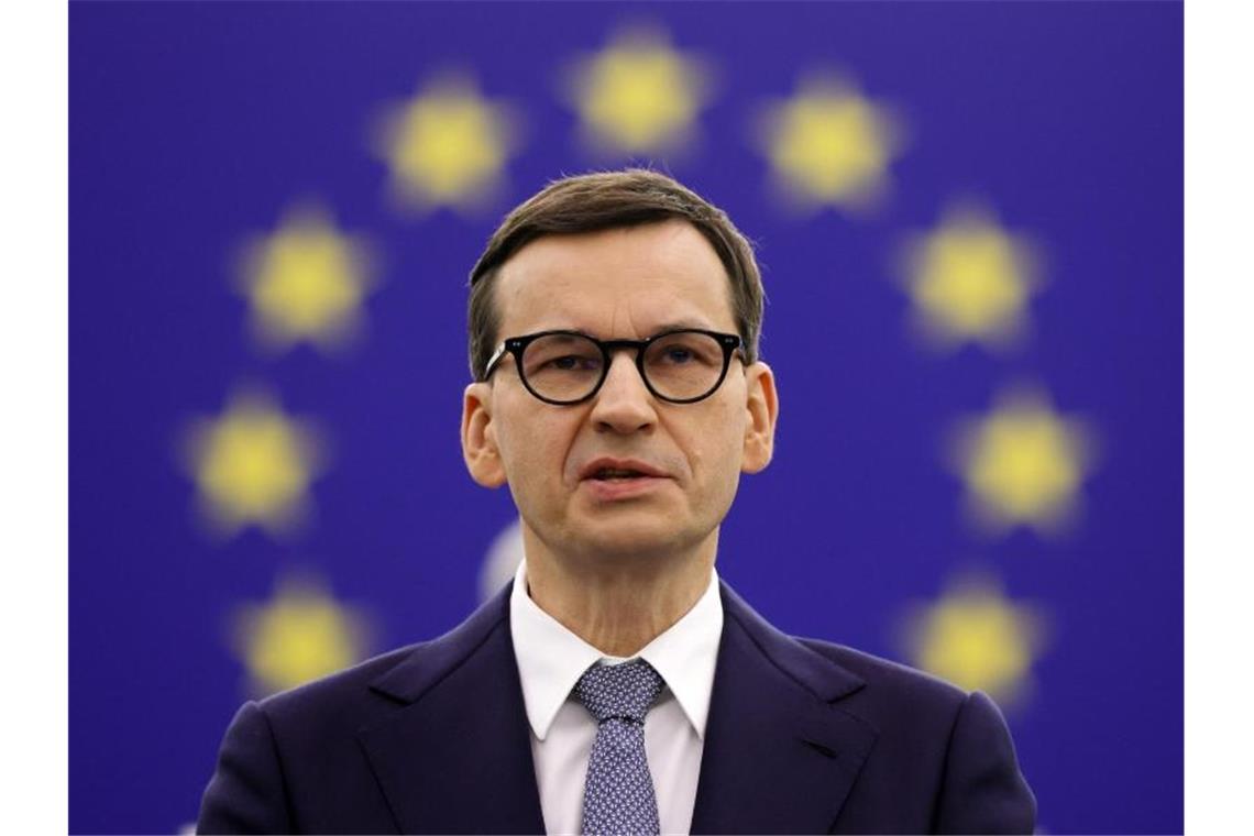 Polen wirft EU-Kommission „Erpressung“ vor Polens Ministerpräsident Mateusz Morawiecki stieß im Europaparlament auf heftigen Widerstand. Foto: Ronald Wittek/Pool EPA/AP/dpa